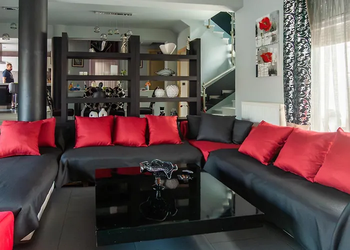 Black & White City Villa